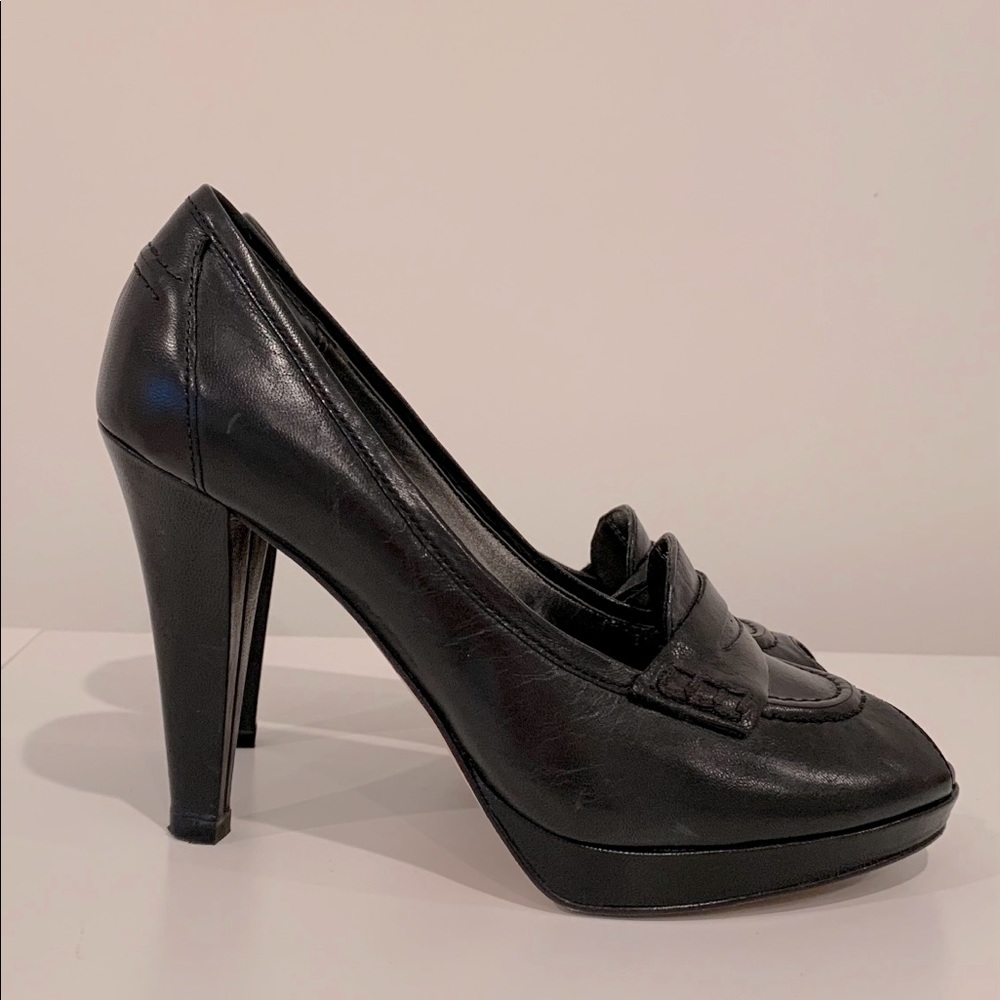 Tahari Leather Pumps 105 mm, size 6.5
